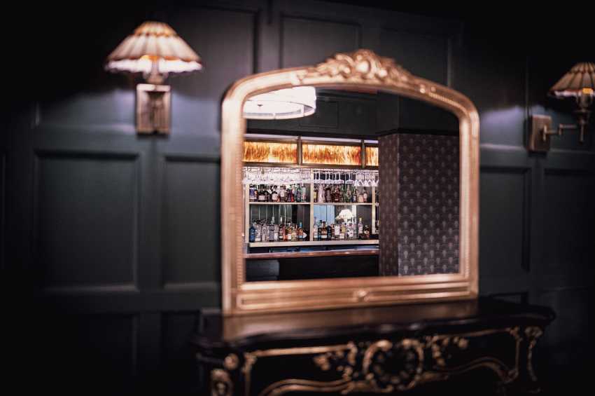135 Bar & Lounge