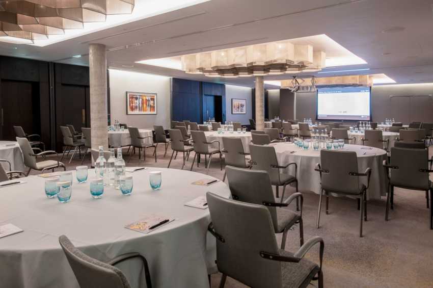 Lincoln Plaza London, Curio Collection by Hilton