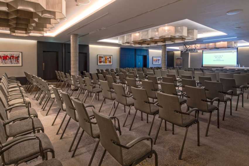 Lincoln Plaza London, Curio Collection by Hilton