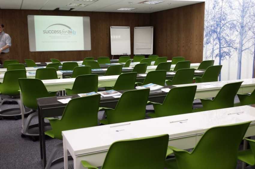 LARGE ROOM