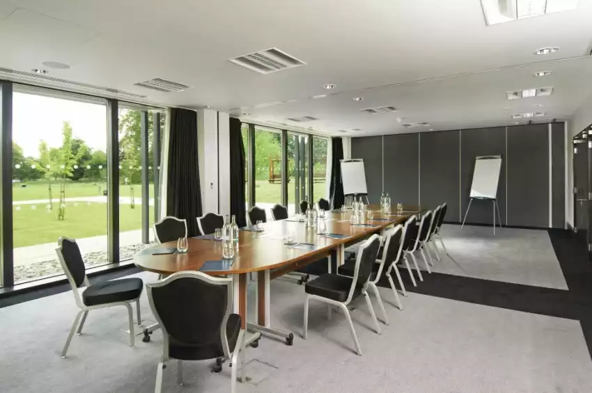 Empire set up in a boardroom style, perfect for a productive meeting. Empire set up in a boardroom style, perfect for a productive meeting.