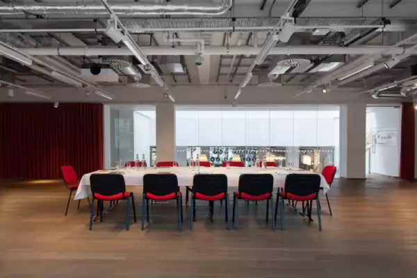 Level 6 at Foyles