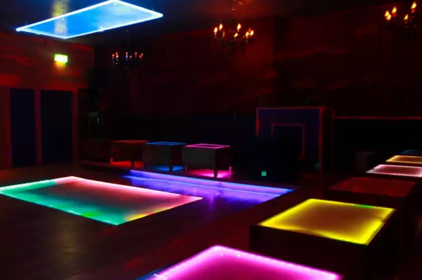 Electric Lounge with Creative Lighting Electric Lounge with Creative Lighting
