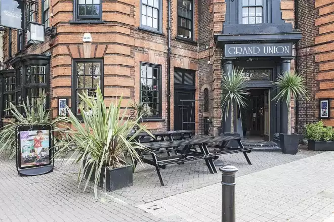 Party venues in London: Grand Union, Camberwell Party venues in London: Grand Union, Camberwell