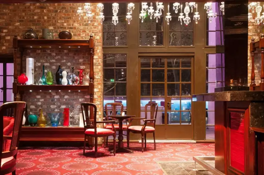 Party venues in London: Icon Balcony Bar