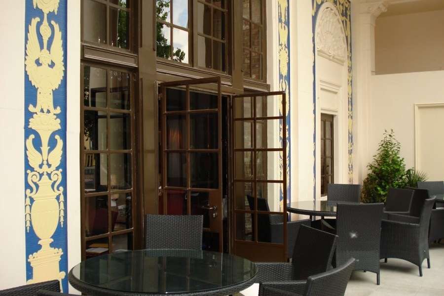 Party venues in London: Icon Balcony Bar