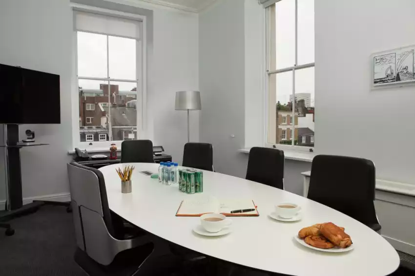 Party venues in London: Maple Leaf