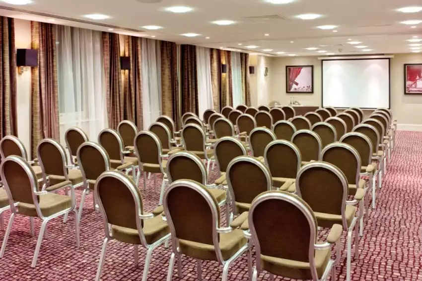 Conference venues in London: Crowne Plaza London Ealing Conference venues in London: Crowne Plaza London Ealing