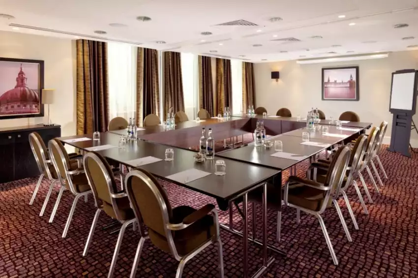 Conference venues in London: Crowne Plaza London Ealing