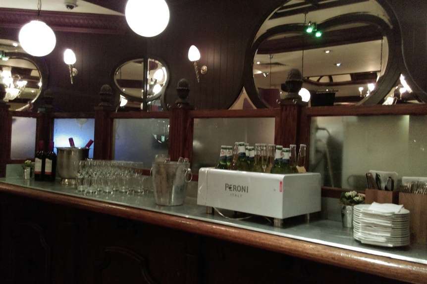 Party venues in London: Henrys Piccadilly