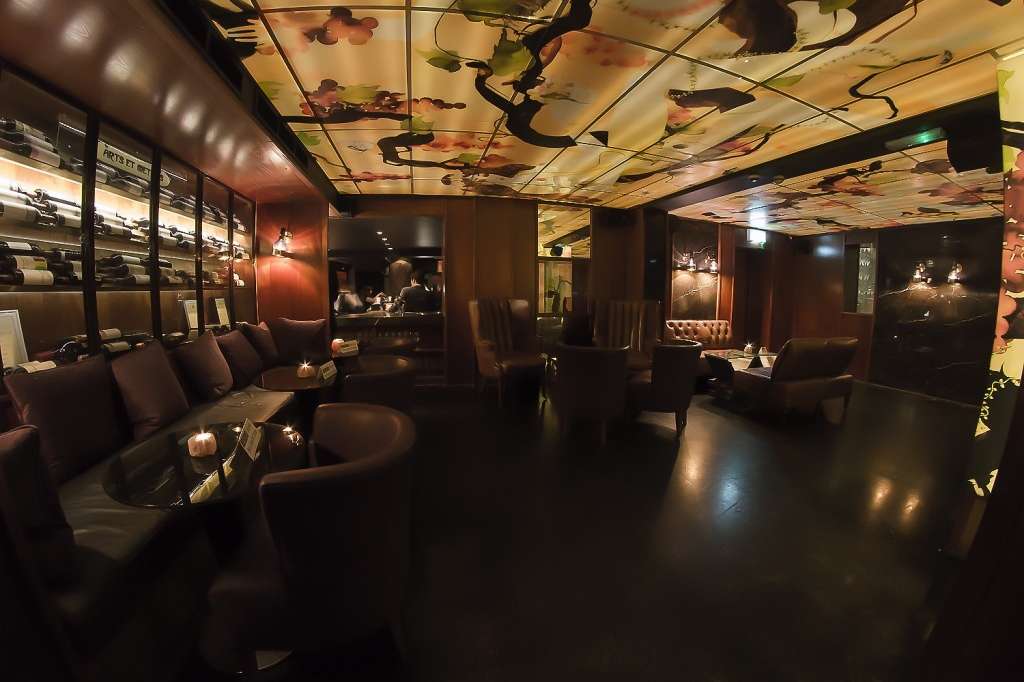 Party venues in London: L'etranger Restaurant