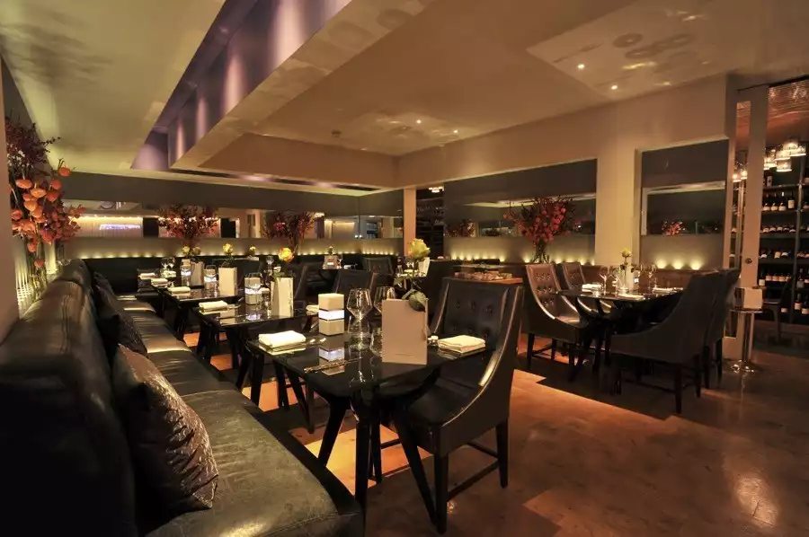 L'etranger - Main restaurant