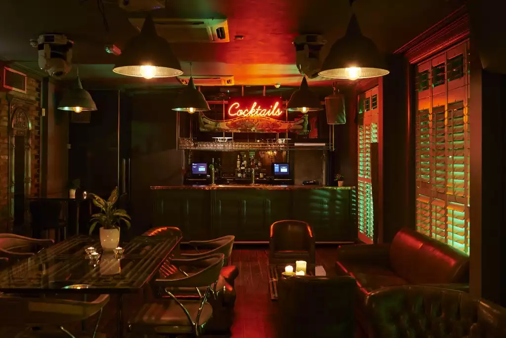 1st Floor Bar