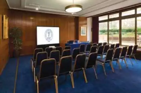 Royal Thames Yacht Club