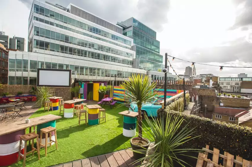 Party venues in London: Queen of Hoxton