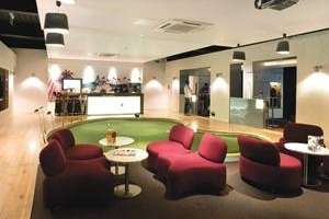 Party venues in London: Urban Golf