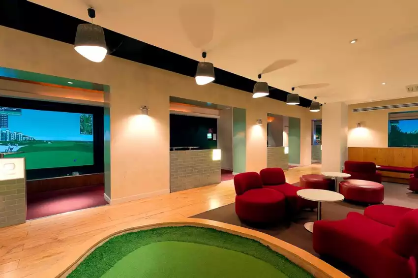 Party venues in London: Urban Golf