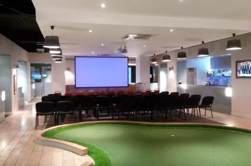 Party venues in London: Urban Golf