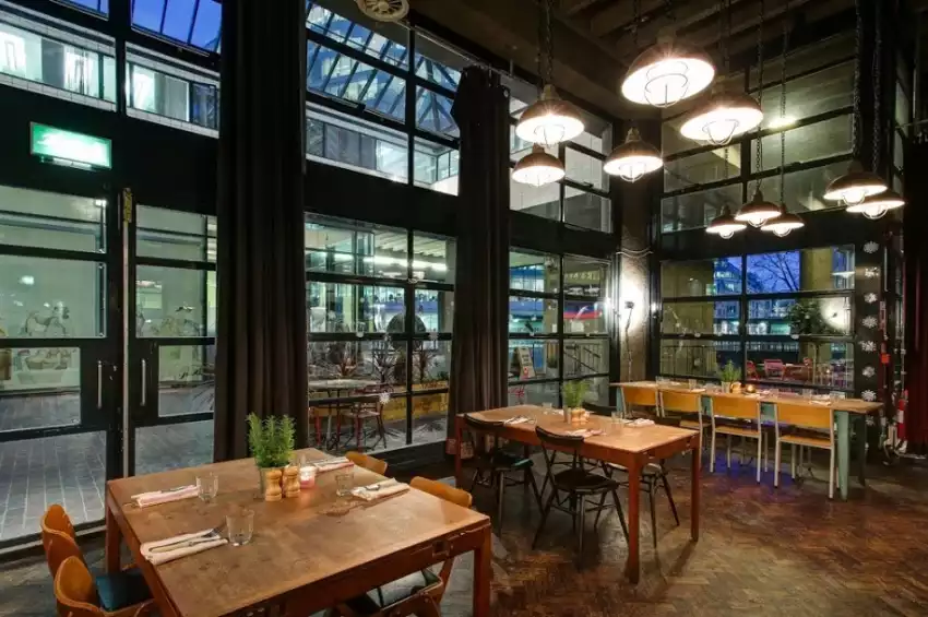 London Wall Bar & Kitchen