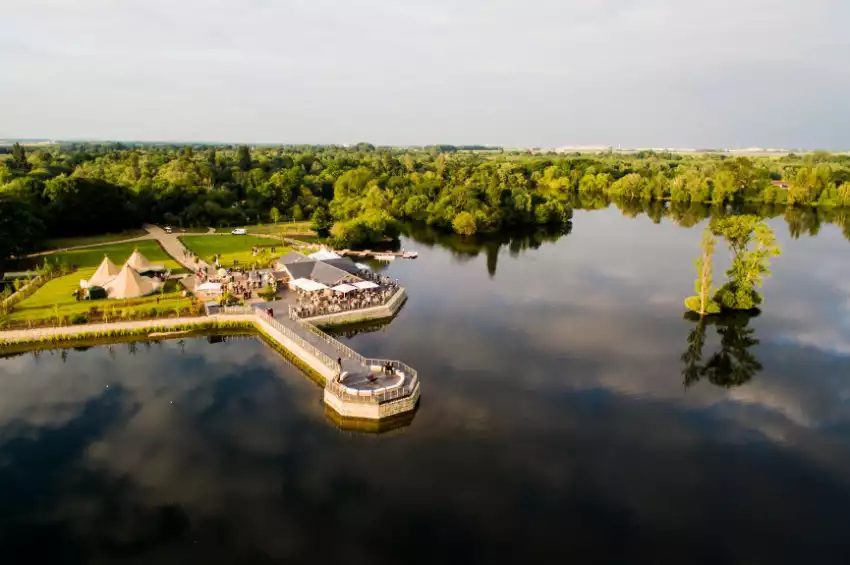 Party venues in London: Amber Lakes