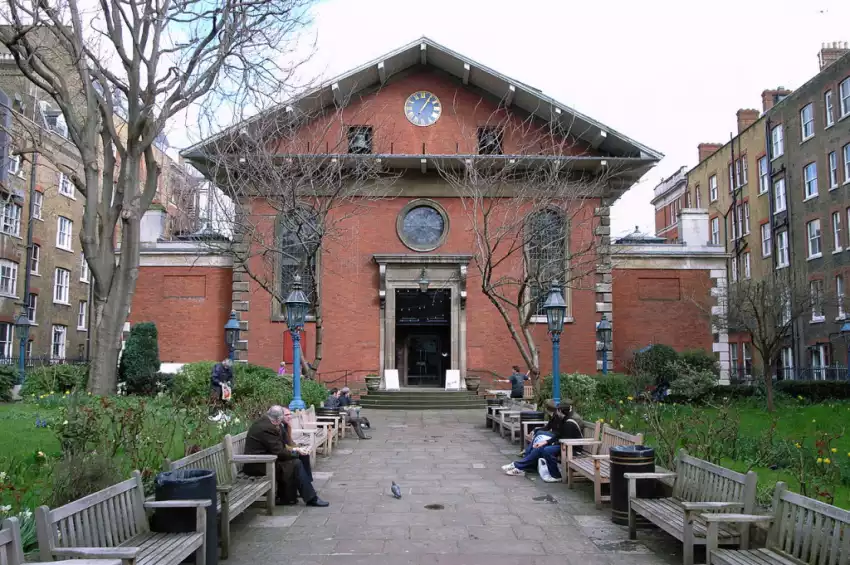 Conference venues in London: St. Paul's Church Outdoor Event Space