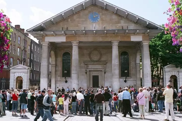 Conference venues in London: St. Paul's Church Outdoor Event Space