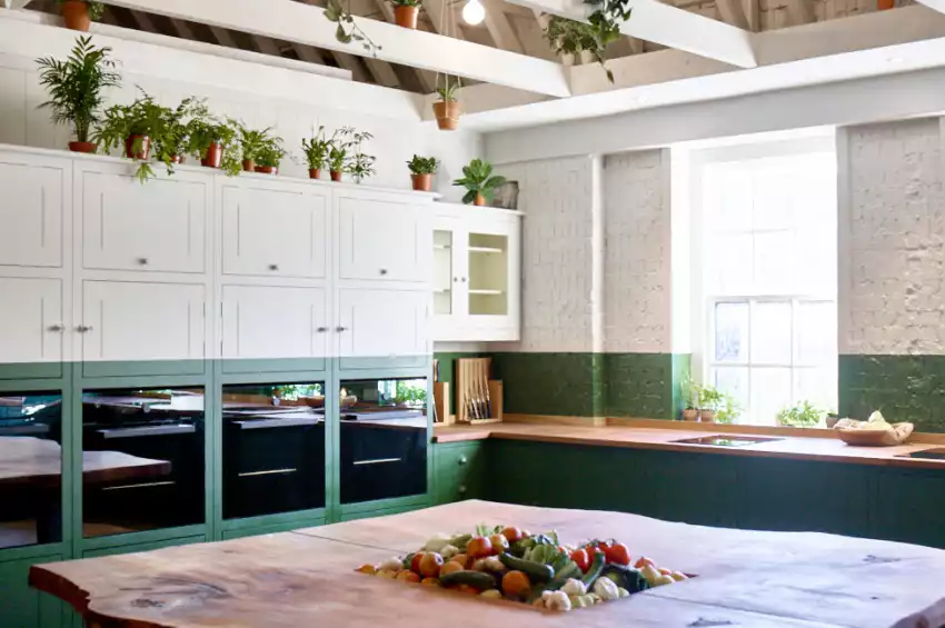 Bourne & Hollingsworth Buildings