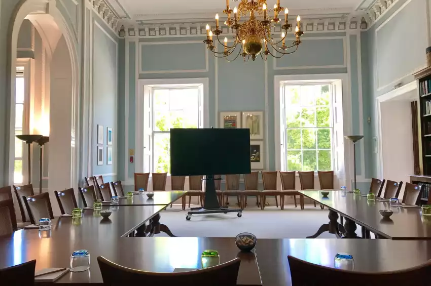 {10-11} Carlton House Terrace