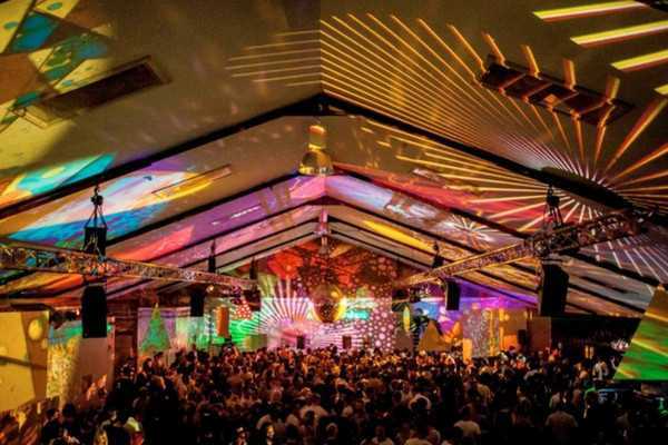  Party at Oval Space 
