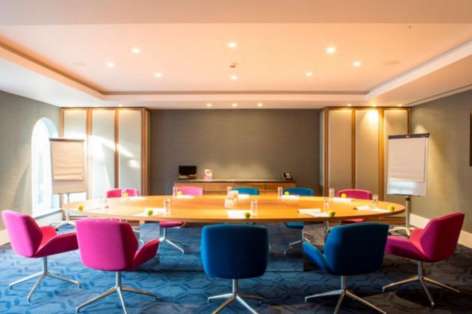 Conference venues in London: Crowne Plaza Gerrards Cross