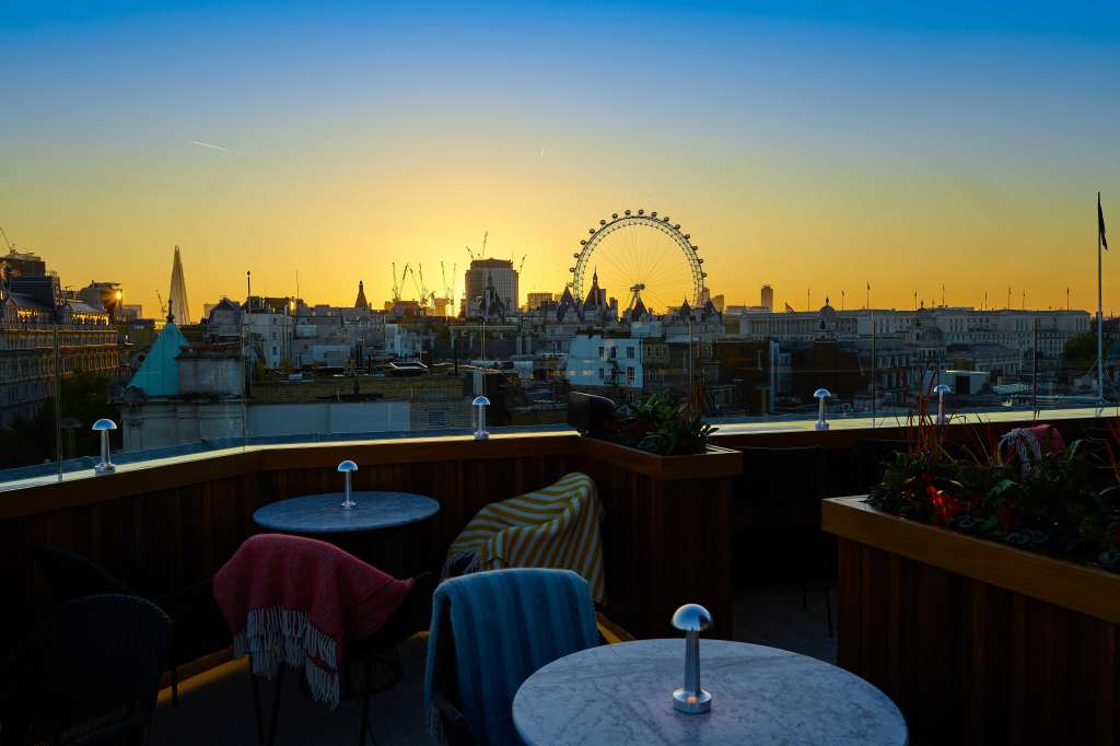 Party venues in London: The Trafalgar St. James