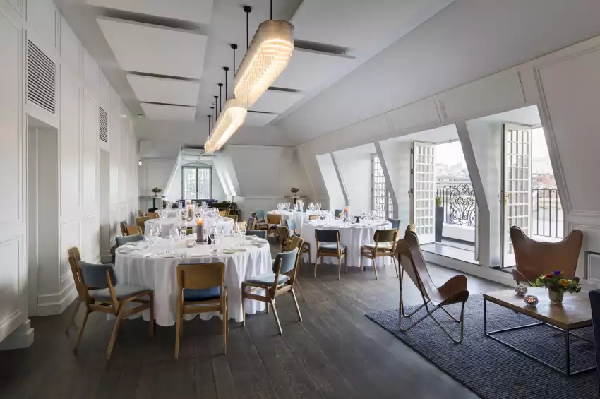 Swan, Shakespeare's Globe