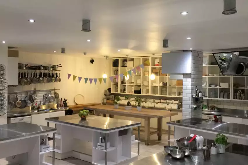 Party venues in London: The Avenue Cookery School