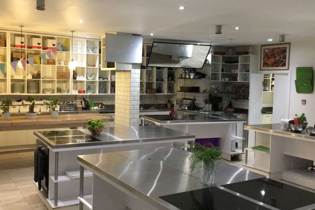 Party venues in London: The Avenue Cookery School