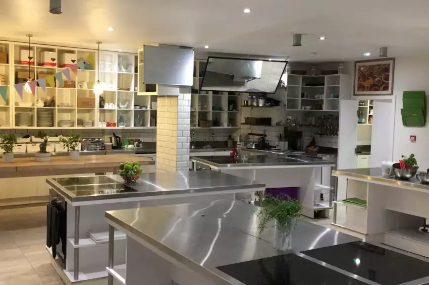 Party venues in London: The Avenue Cookery School
