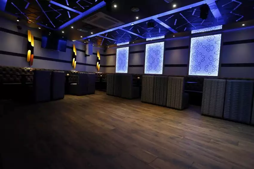 Party venues in London: Mia Lounge