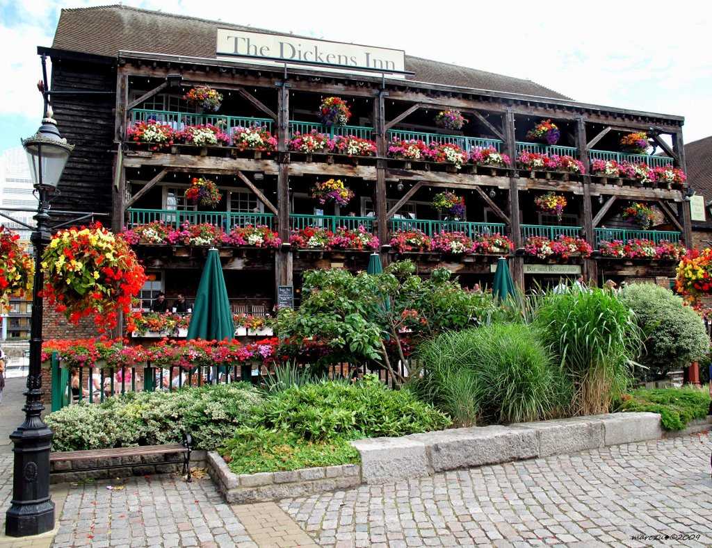 The Tavern Bar 