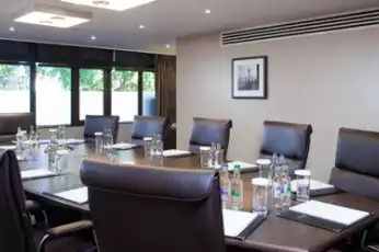 Conference venues in London: Holiday Inn Kensington Forum Conference venues in London: Holiday Inn Kensington Forum