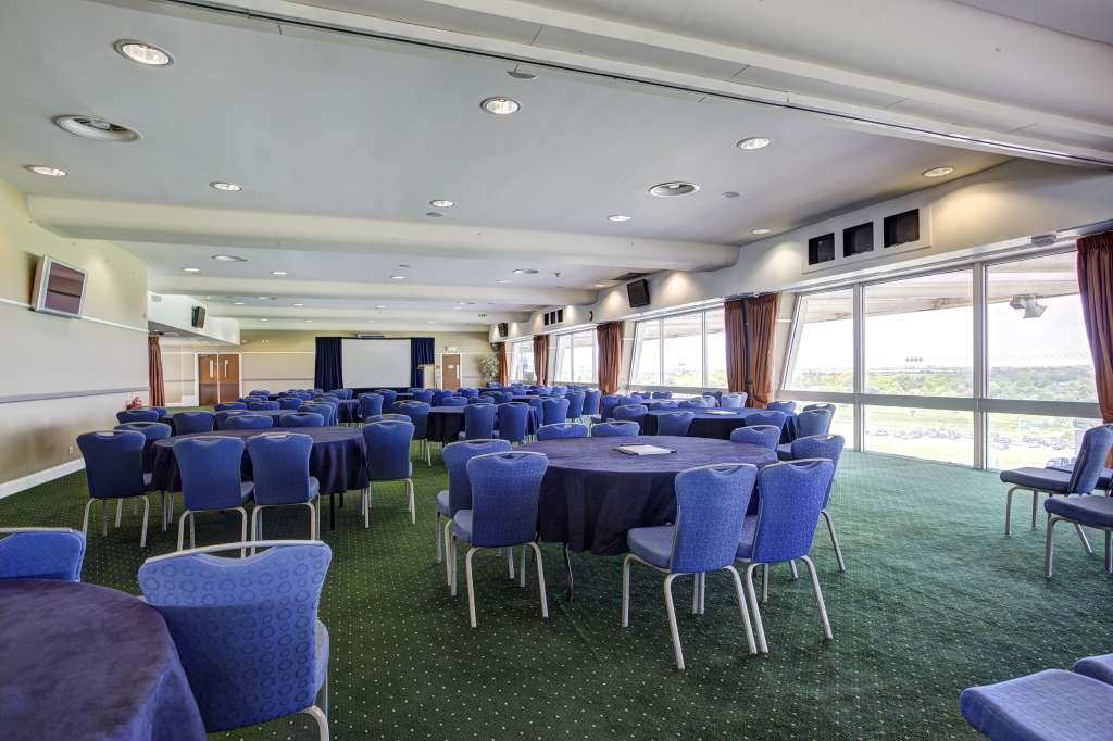 Sandown Park Racecourse