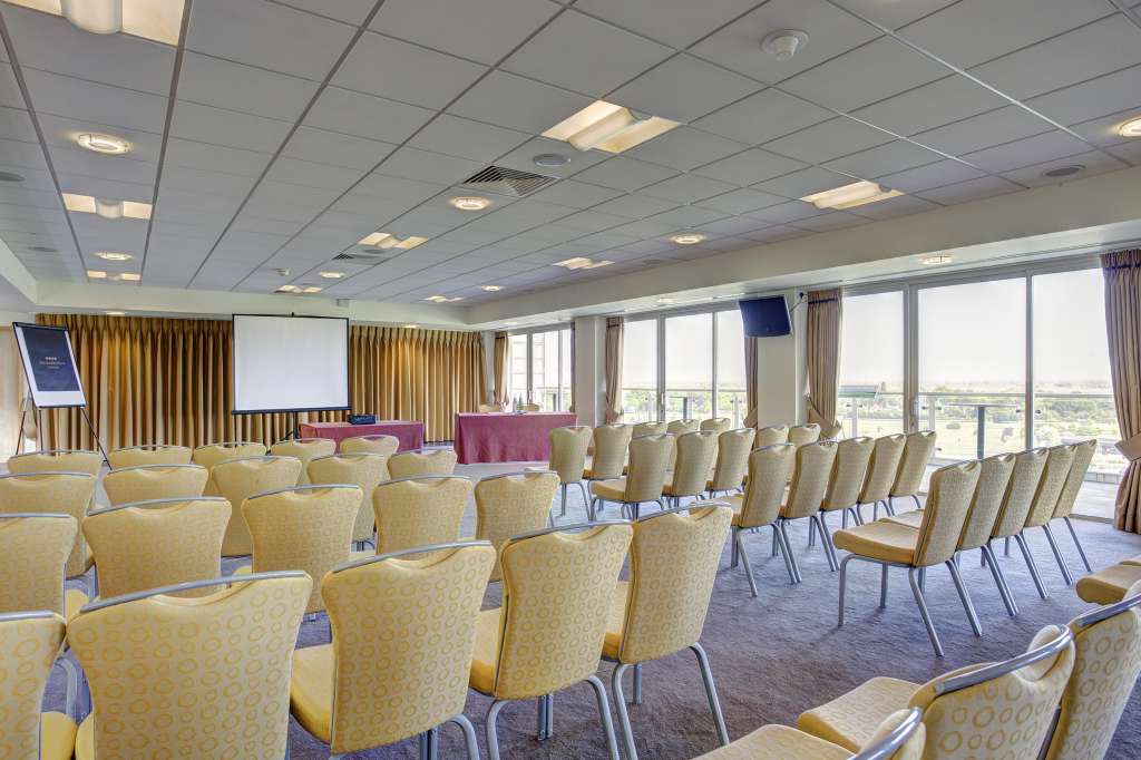Sandown Park Racecourse