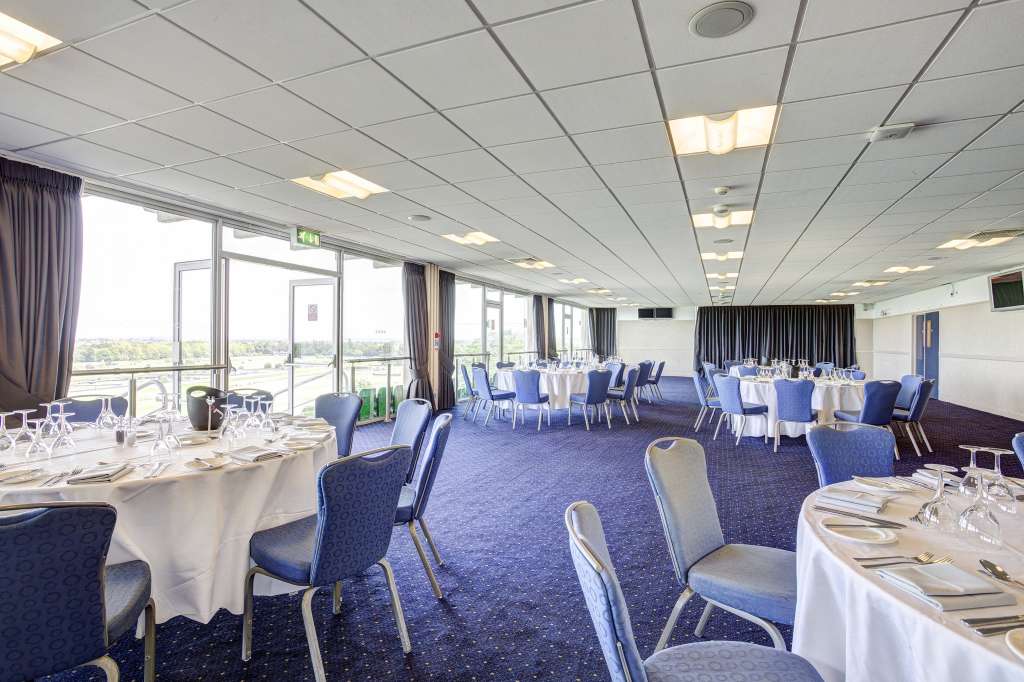 Sandown Park Racecourse