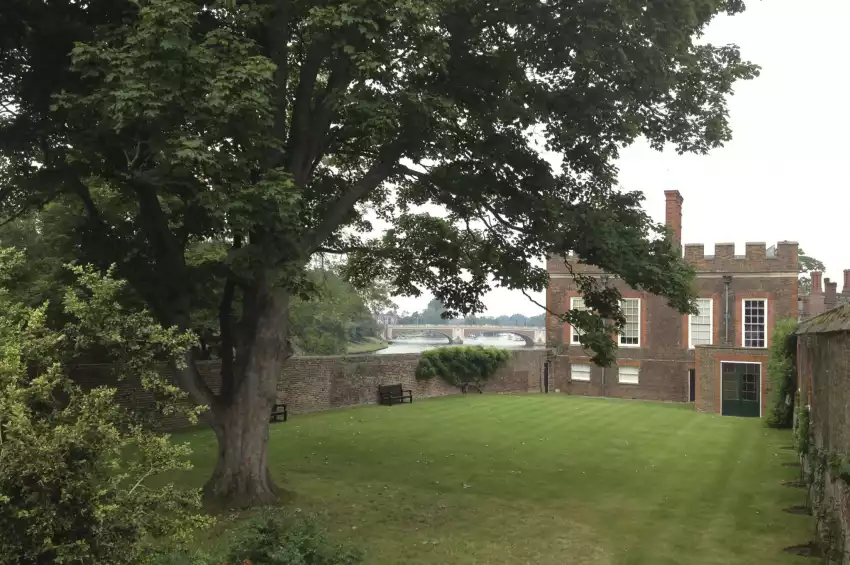 Hampton Court Palace