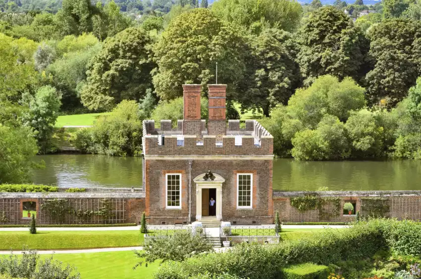 Hampton Court Palace