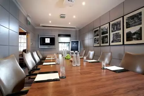 Conference venues in London: Macdonald Compleat Angler