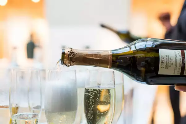 champagne-at-the-goldsmiths-centre-christmas-venue