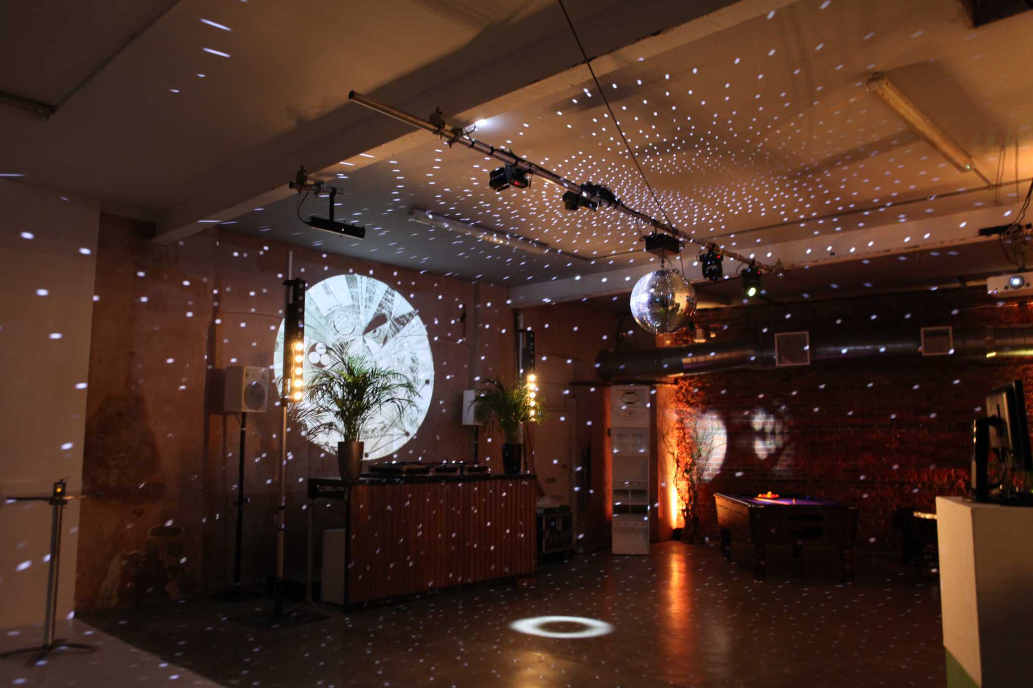 Studio 5 & Daylight Courtyard