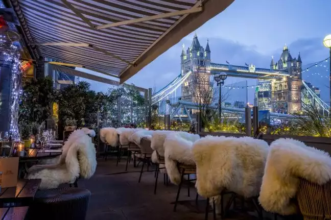 Le Pont de la Tour Le Pont de la Tour