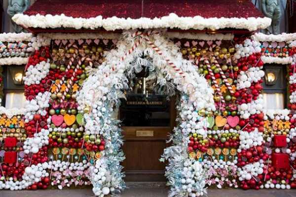 the-ivy-chelsea-garden-christmas-display