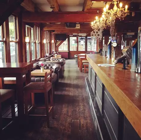 Canal Bar