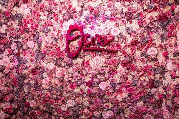 Flower wall at Restaurant Ours